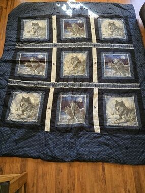Wildlife Quilted Comforter - Navy Blue Wolf Panel